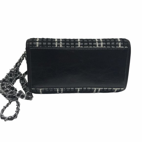 NWOT Le'Festin Black and White Textured Handbag with Silver Chain Shoulder Strap - Picture 3 of 6